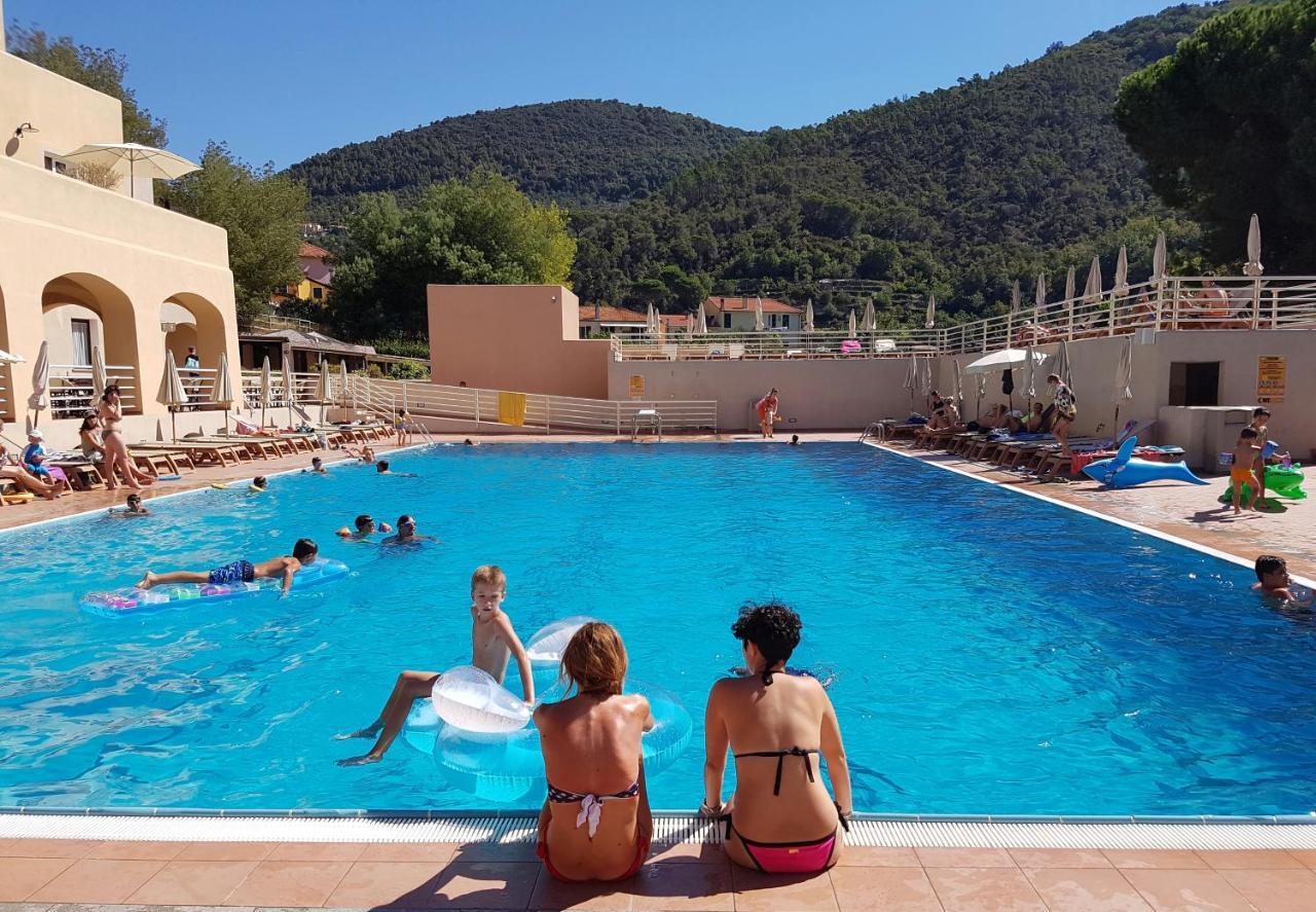 Il Villaggio Di Giuele Finale Ligure Exteriör bild